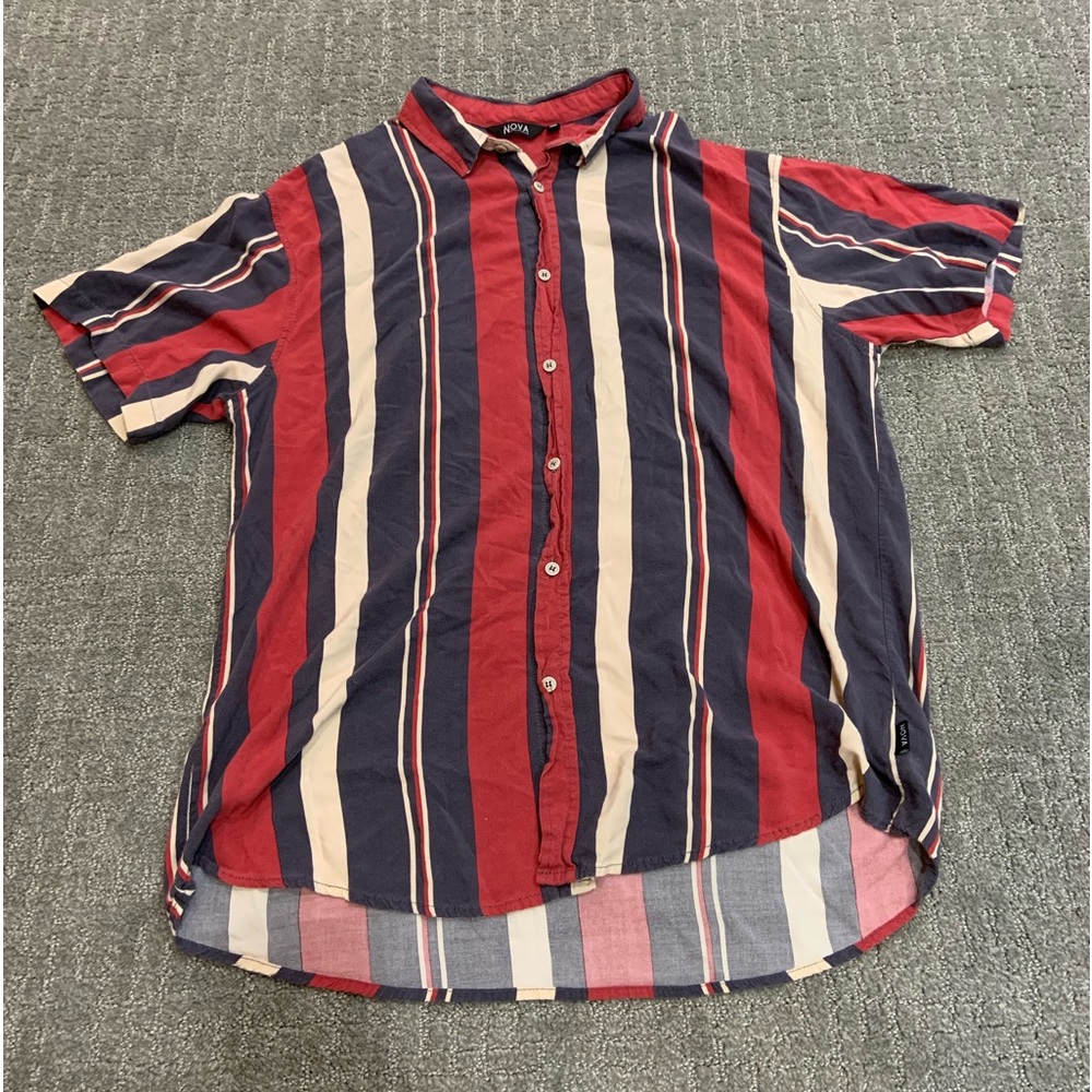 Men’s button up Tee
